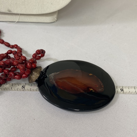 Beautiful multi strand red seed bead necklace with large medallion - Picture 6 of 9